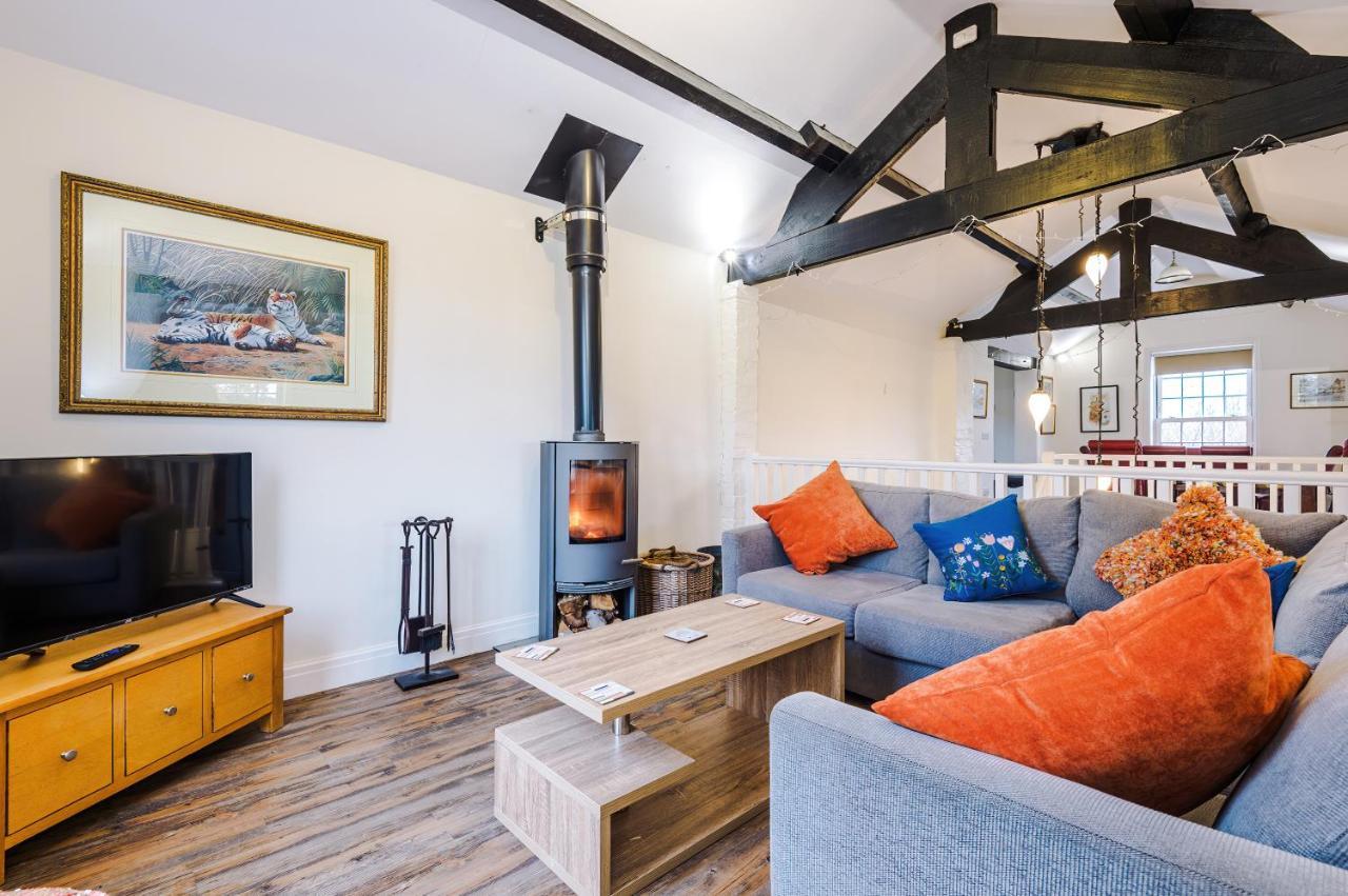 Belvedere House - Serene Countryside Escape - 4 Bedrooms Sleeps 8 Sandbach Buitenkant foto